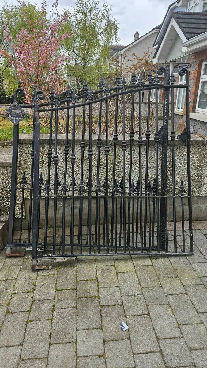 Gate - Image 3