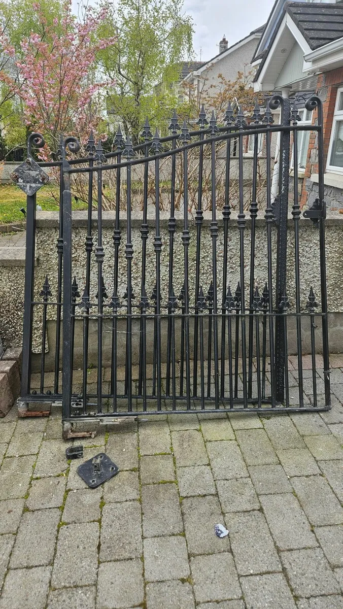 Gate - Image 4