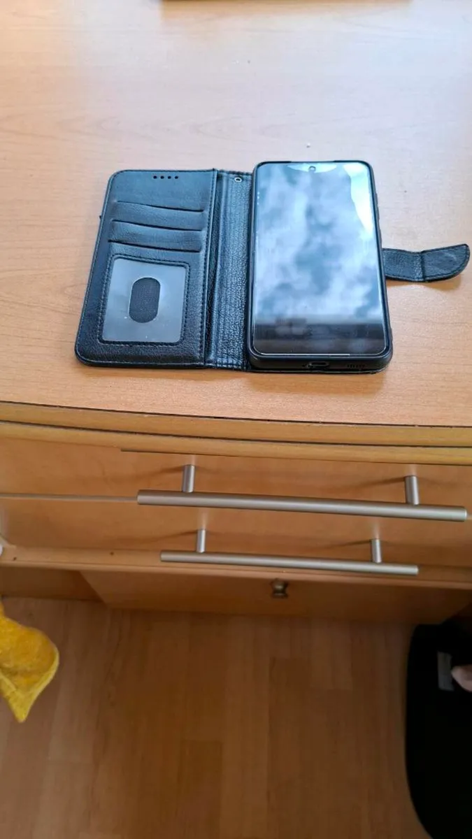 Samsung S21 - Image 4