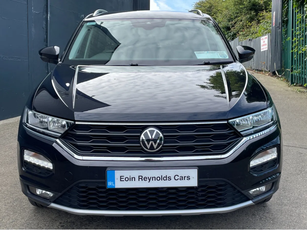 Volkswagen T-Roc DESIGN 1.0 TSI  110HP LOW KMS! LE - Image 3