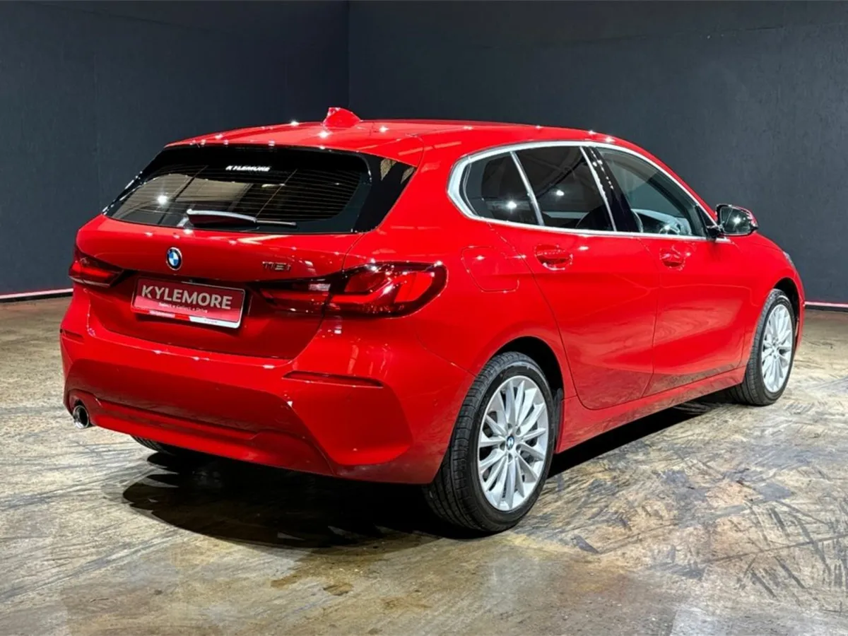 BMW 1-Series 1.5 AUTOMATIC - Image 4