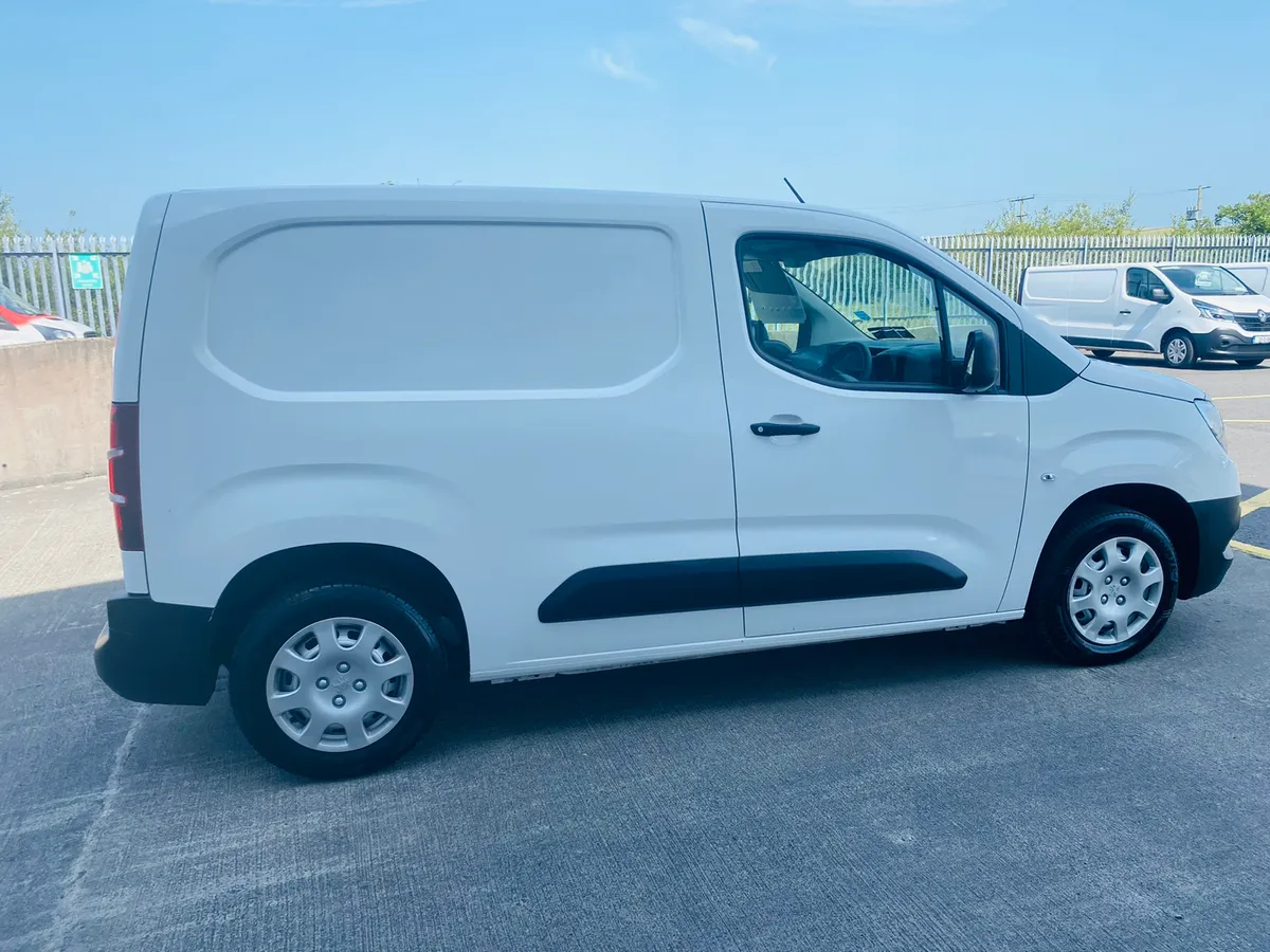 202 Opel Combo 1.5 €8,950  + VAT - Image 4