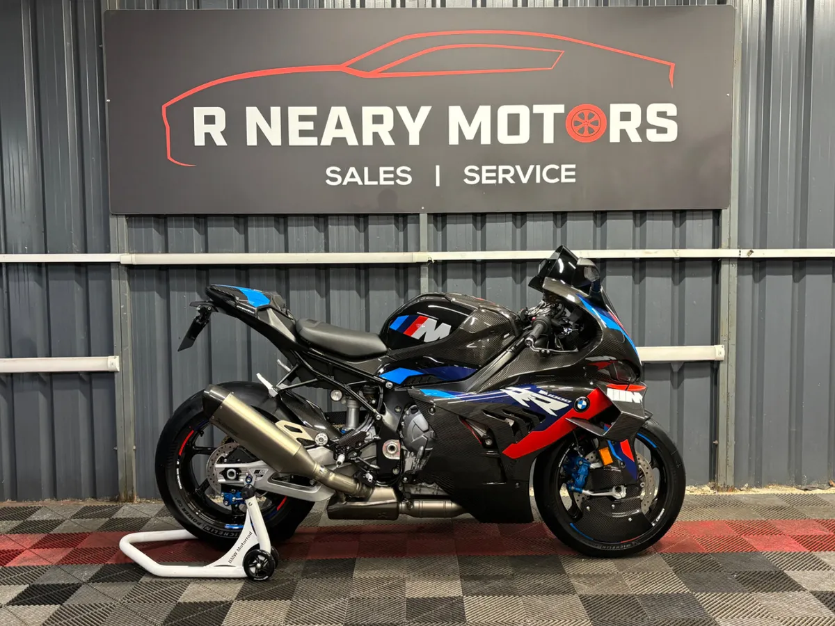 2023 232 BMW M 1000 R Full Carbon 9Kms - Image 1