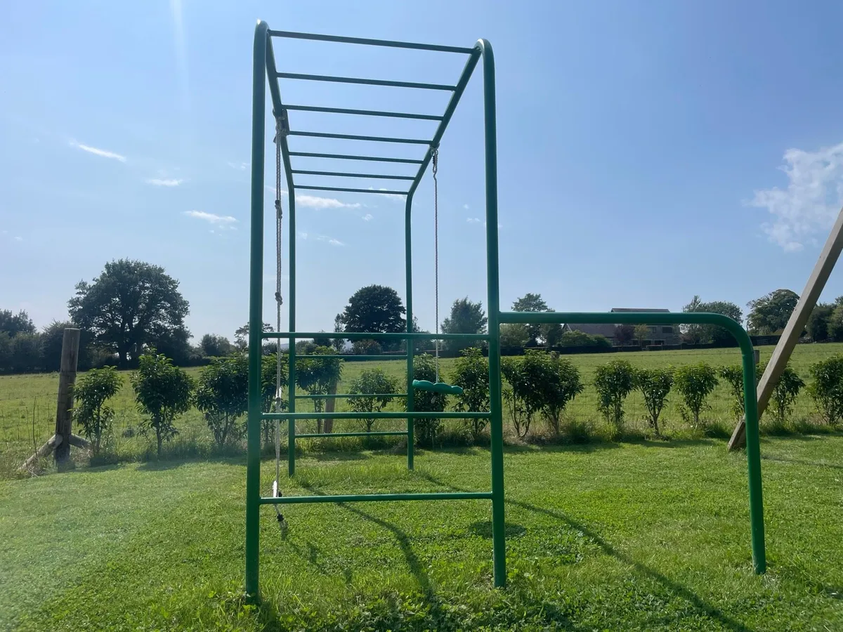 Climbing Frames/Monkey Bars - Image 2