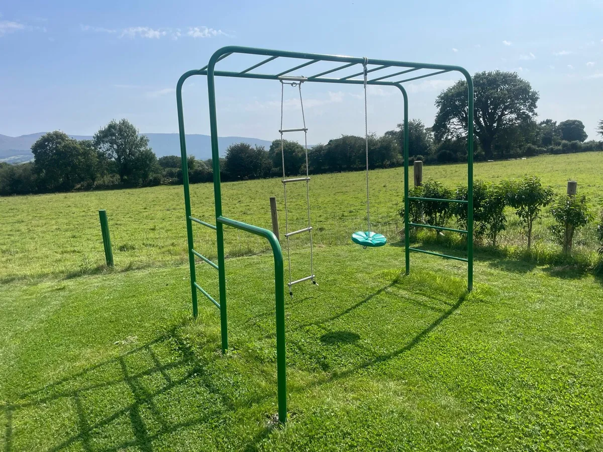 Climbing Frames/Monkey Bars - Image 1