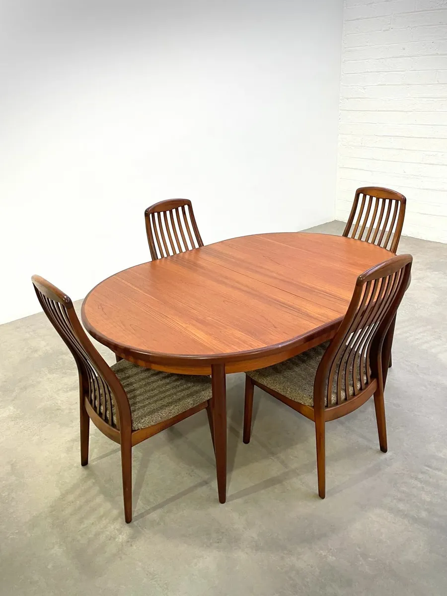 Mid-Century GPlan Extending Dining Table - Image 1