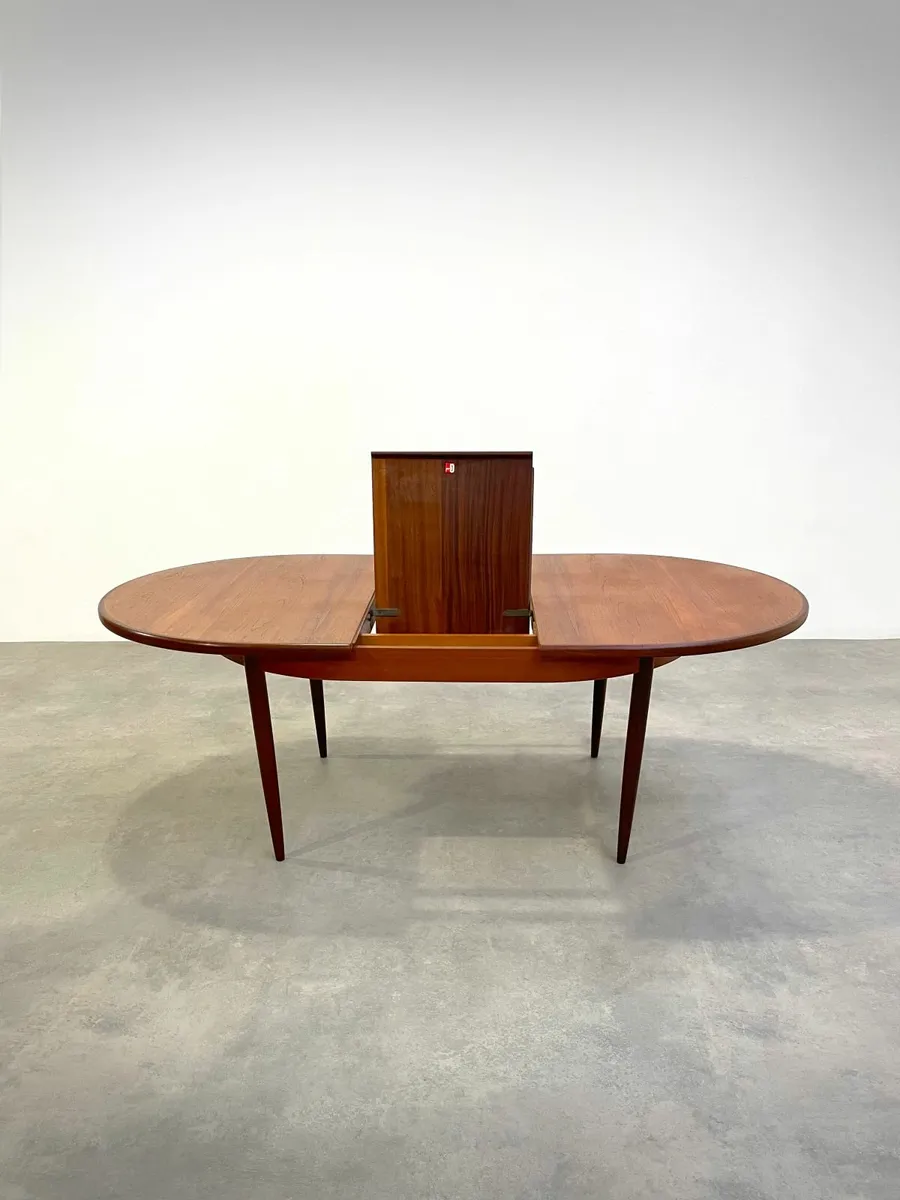 Mid-Century GPlan Extending Dining Table - Image 2