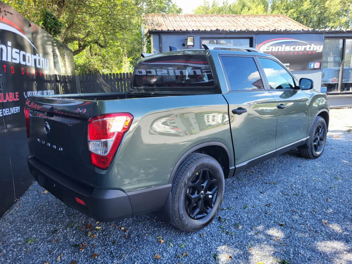 KGM Musso EL 2.2 AUTO CREW CAB 5 SEATER // €41750 - Image 4