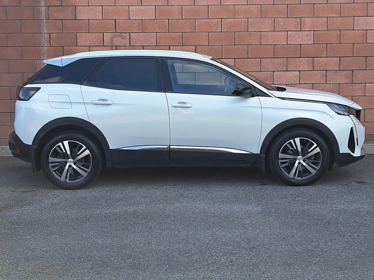 Peugeot 3008 Allure Model 1.5 Diesel. - Image 4