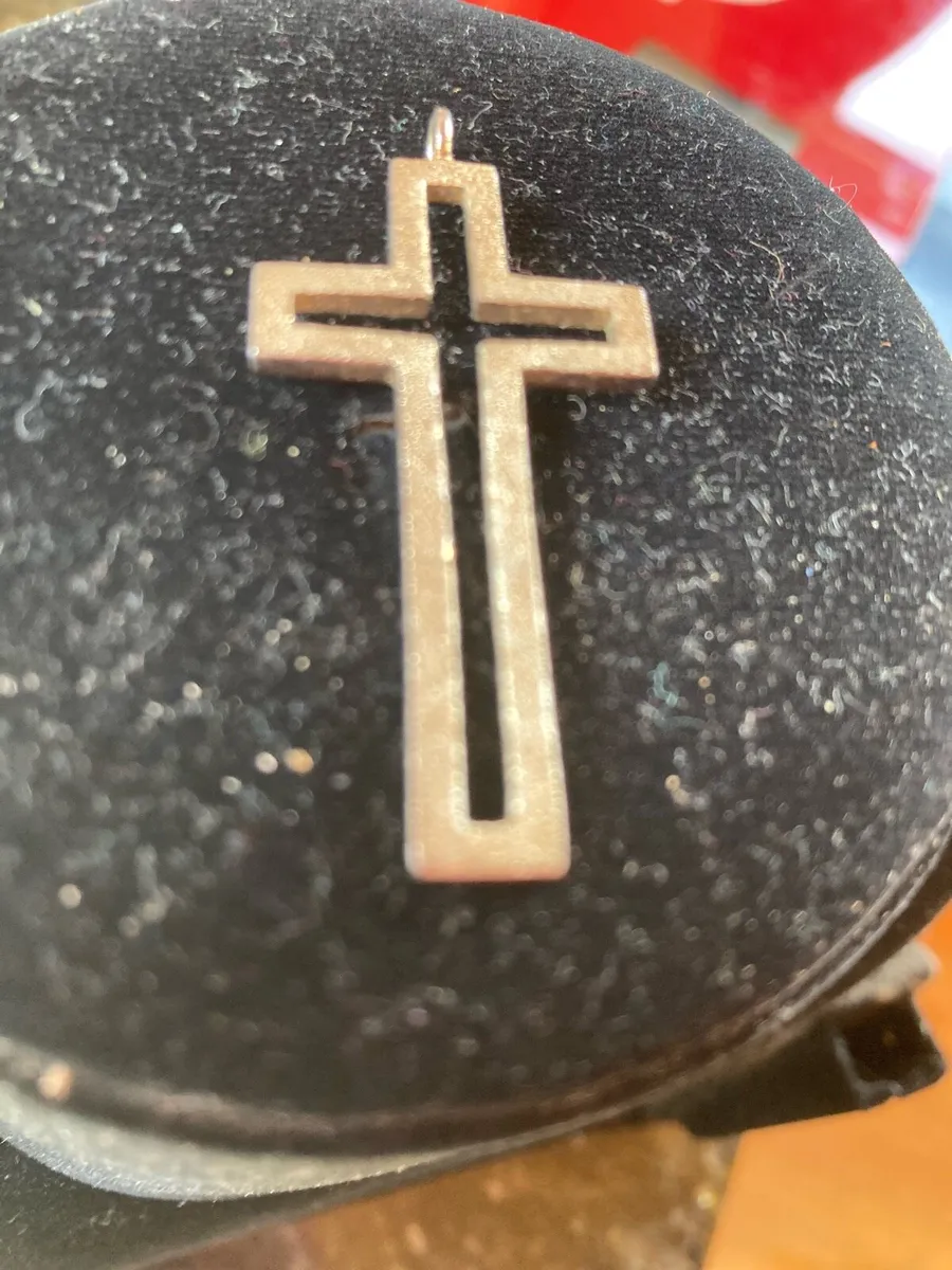 Sterling silver cross pendant - Image 1