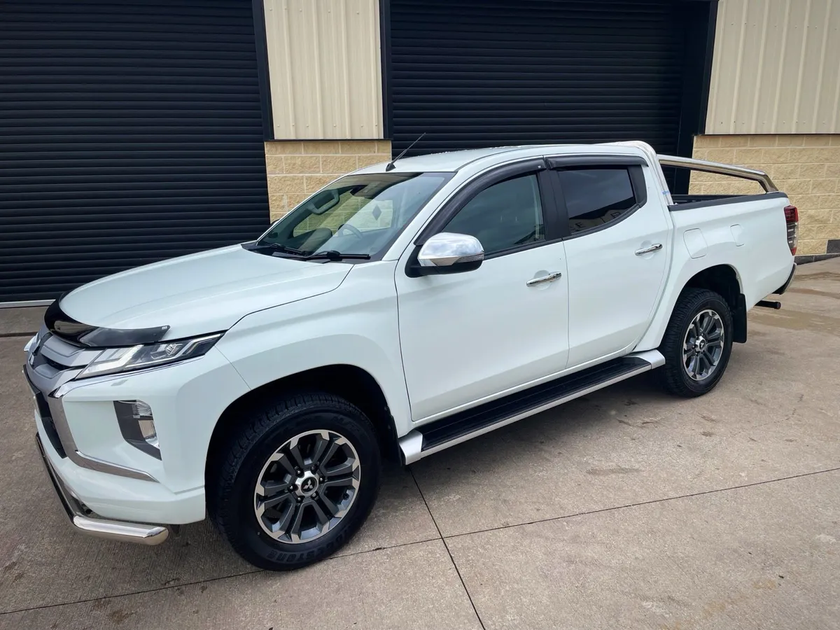192 2019 MITSUBISHI L200 BARBARIAN AUTO - Image 1