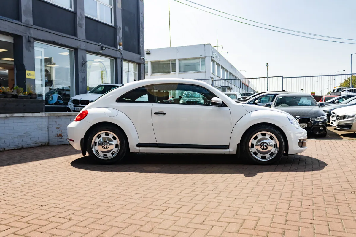 Volkswagen Beetle 2014 - Image 2