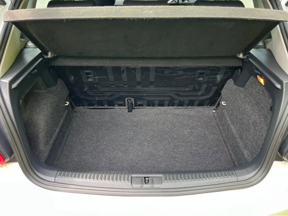 Volkswagen Polo 2018 TL SPORT 1.0 60HP MANUAL 5DR - Image 4