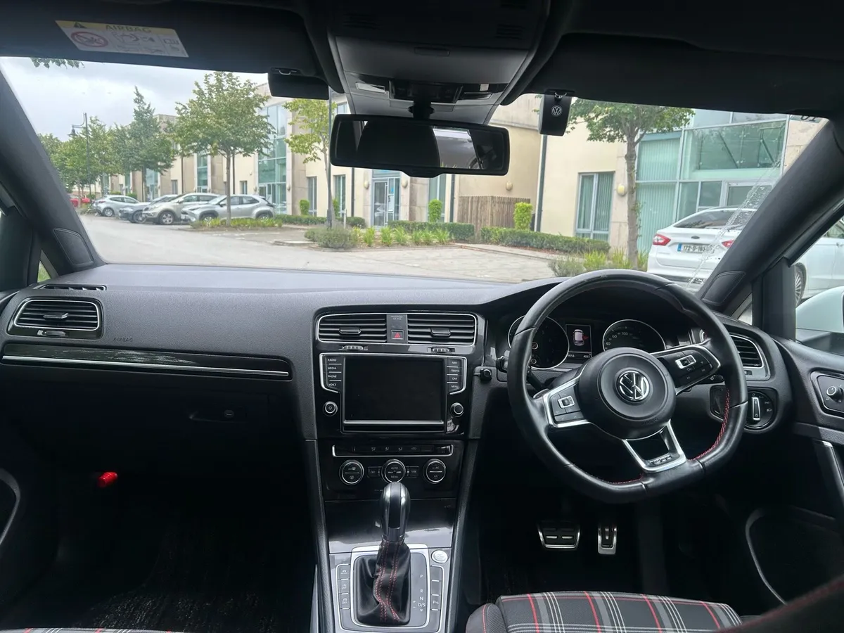 Car - Image 4