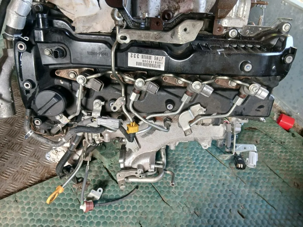 Toyota land cruiser engine - Image 1