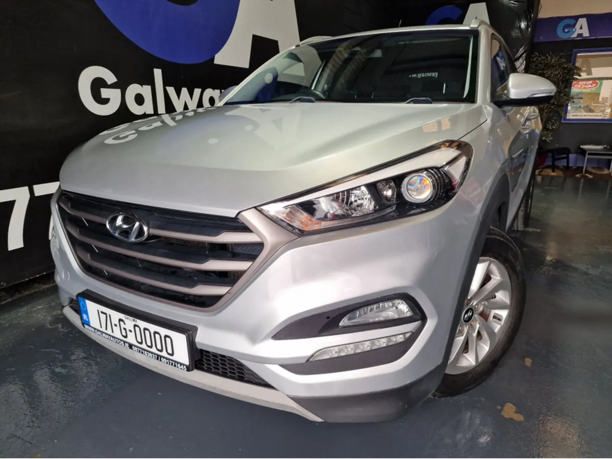 Hyundai Tucson SE NAV-LOW MILEAGE-REAR CAMERA WITH - Image 1