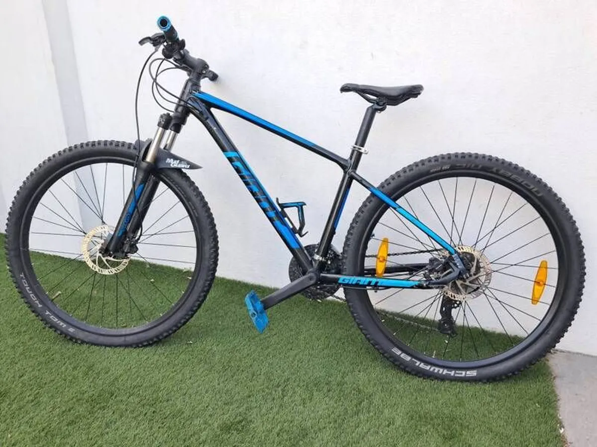 Giant ATX 2 Mountain Bike 21 Spd 27.5" tyres 16 inch frame - Image 2