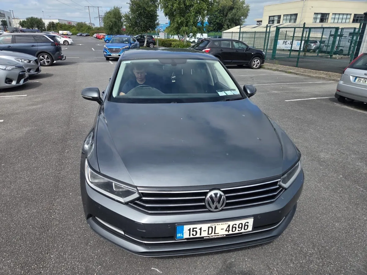 Volkswagen Passat - Image 1