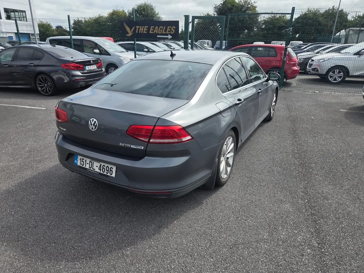 Volkswagen Passat - Image 2