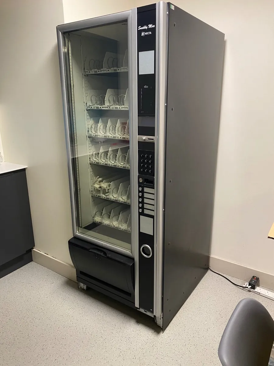 Necta Snakky Max Combi Vending Machine - Image 1