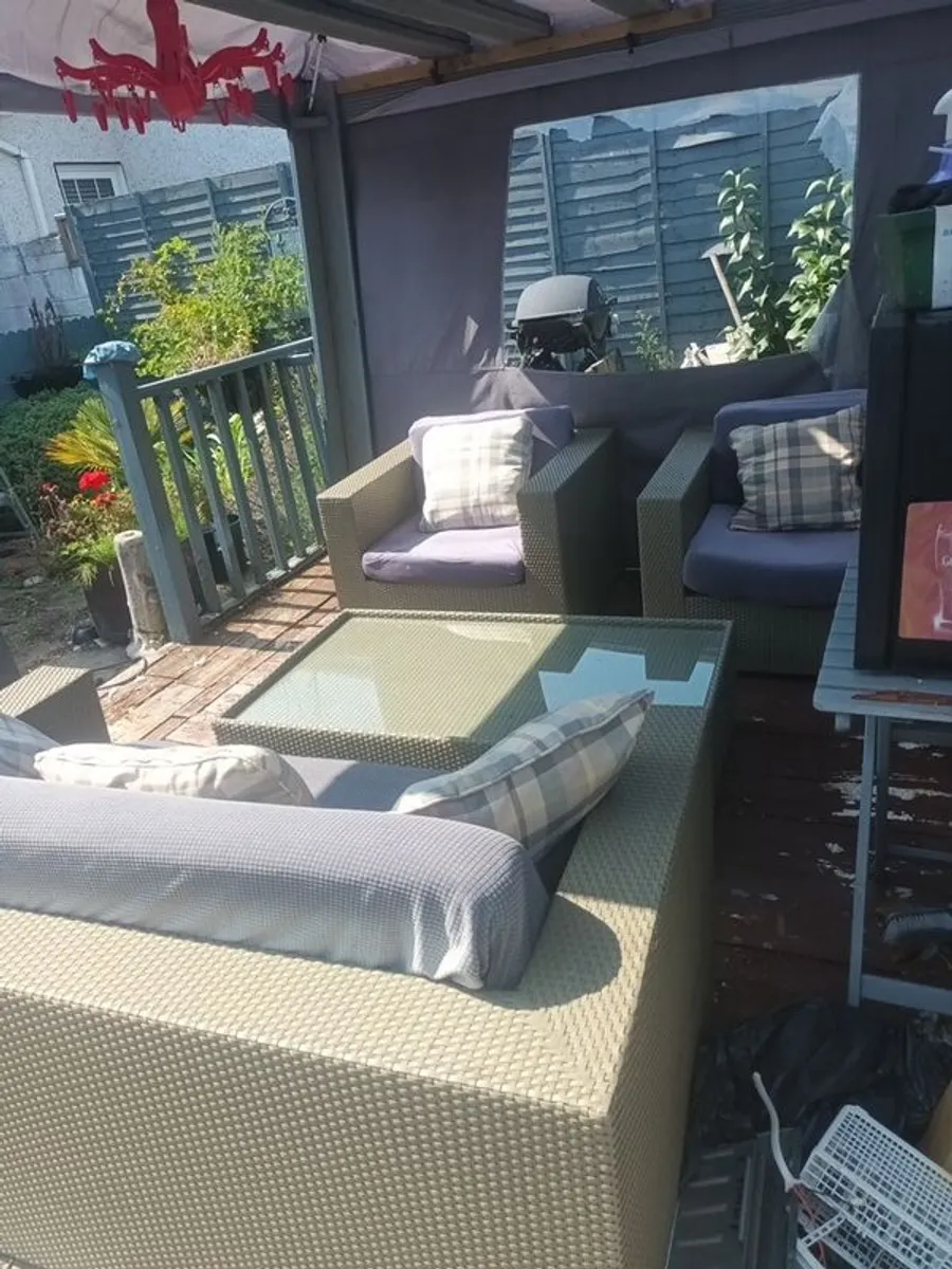 Garden furniture - Image 1