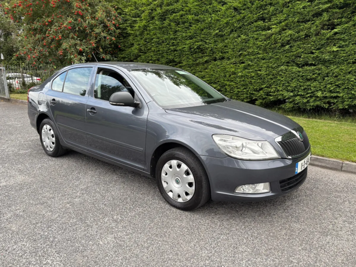 Skoda Octavia CLASSIC 1.6 CR 105HP 5DR - Image 1