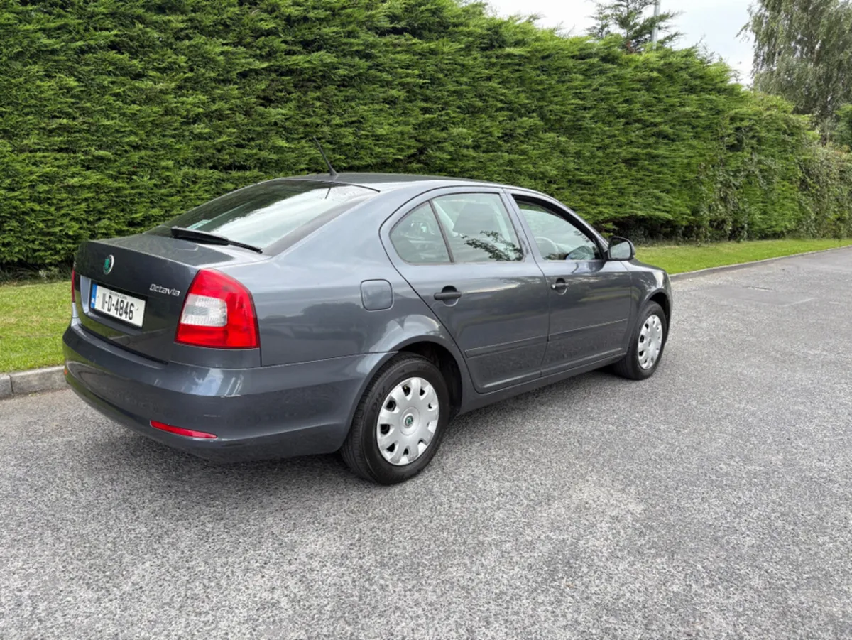 Skoda Octavia CLASSIC 1.6 CR 105HP 5DR - Image 4