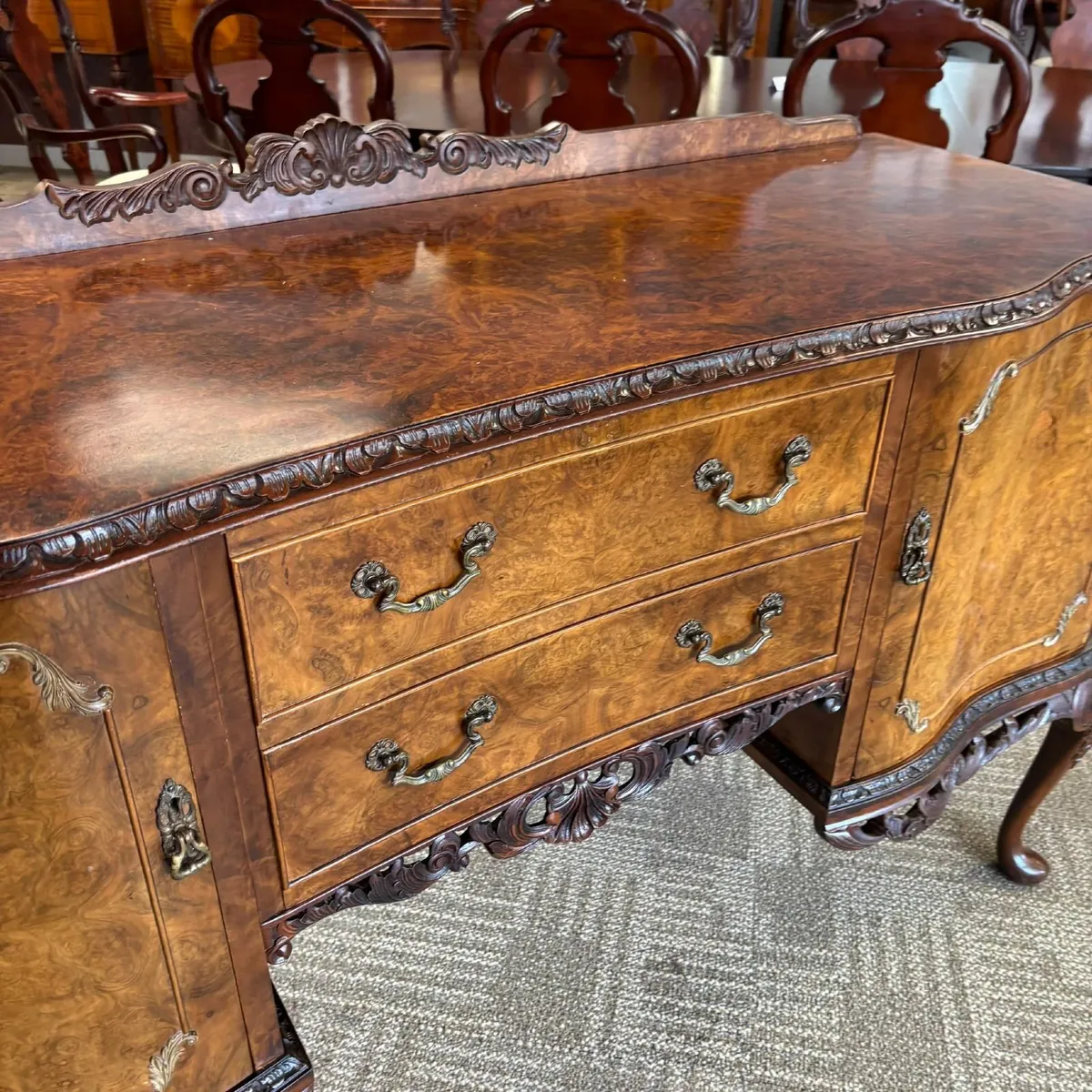 Fabulous walnut burr glass top Queen Anne style si - Image 3