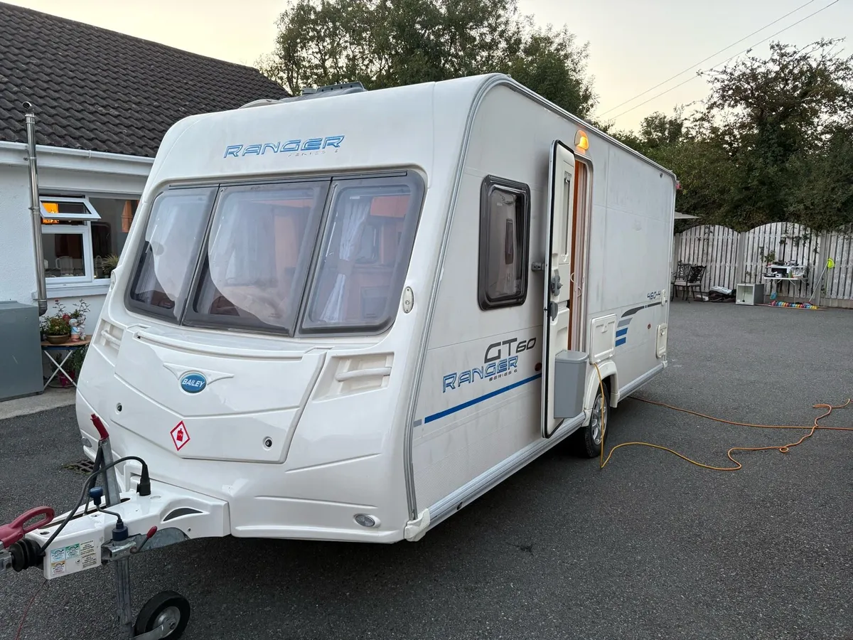Fixed bed light weight caravan - Image 1