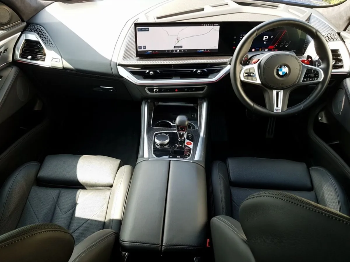 BMW XM 50e - Image 4