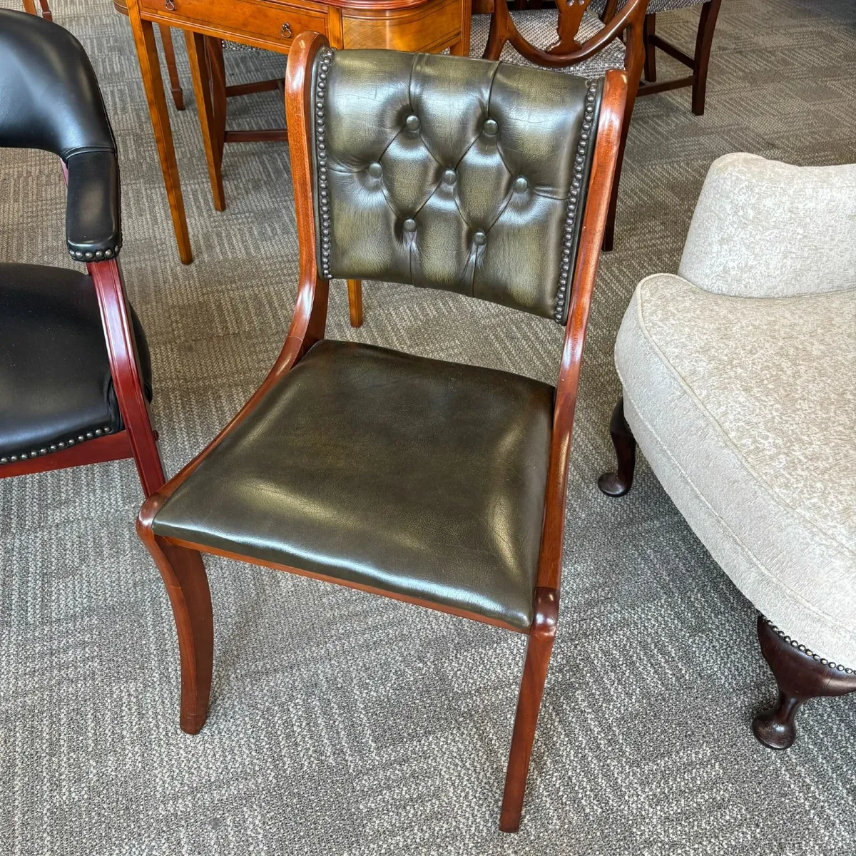 Fabulous green leather mahogany chair - Image 1