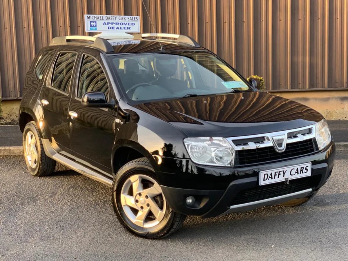 Dacia Duster SIGNATURE 4X4  1.5 DCI 110 4 4DR - Image 2