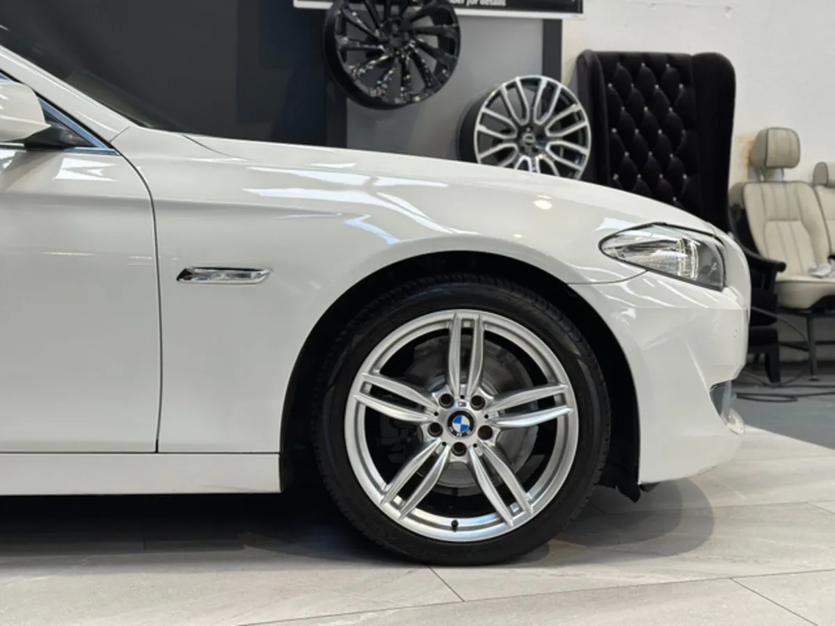 520D F11 TOURING 5DR AUTO - Image 2