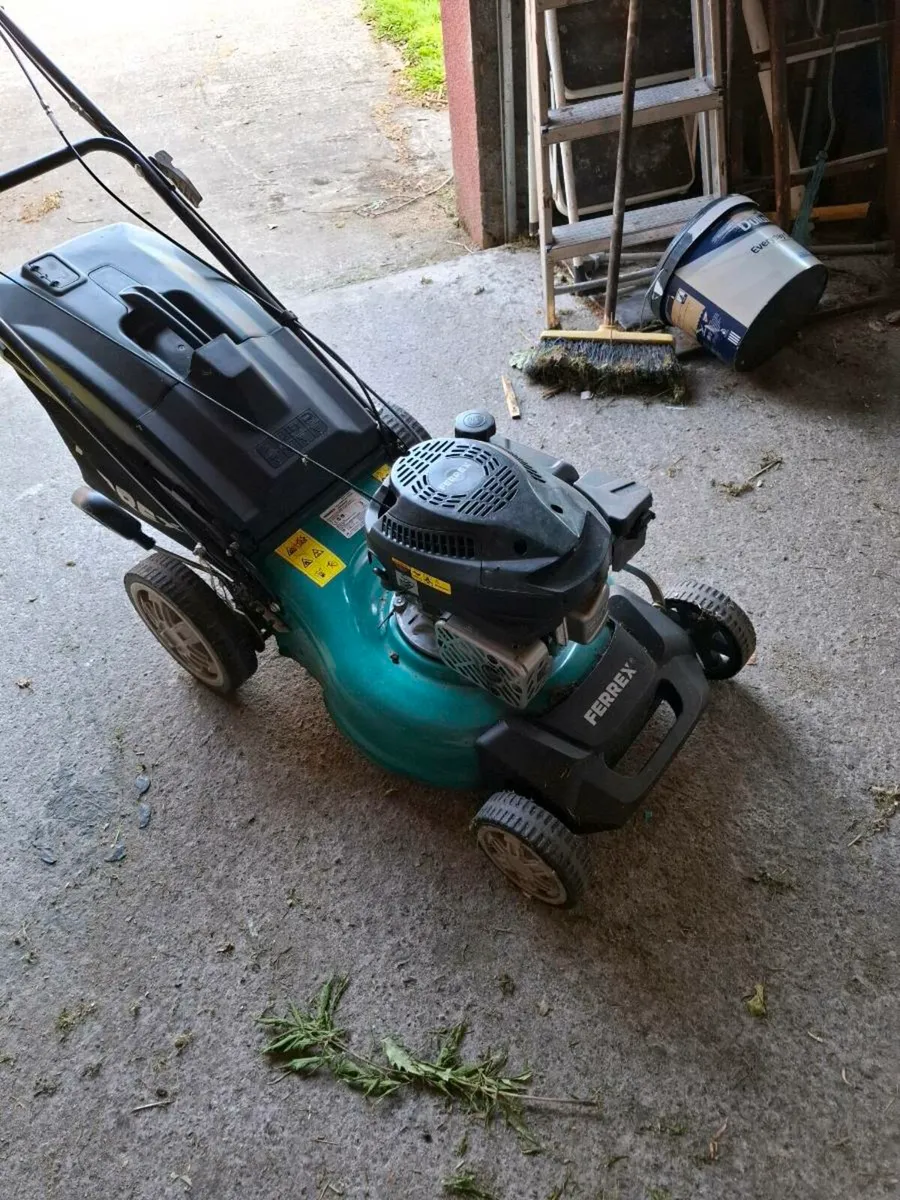 Lawnmowr - Image 1