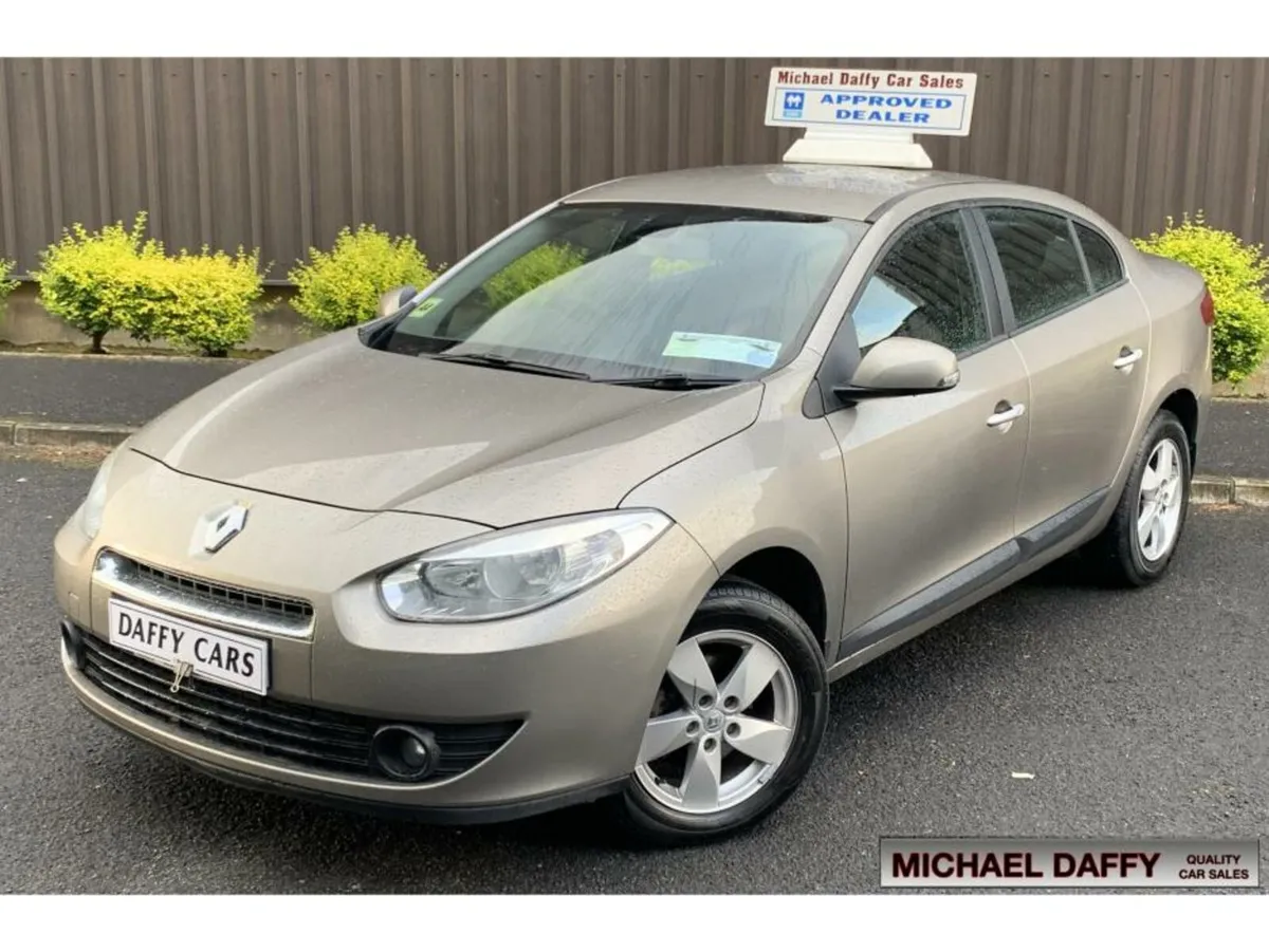 Renault Fluence 1.5 DCI 90 DYNAMIQUE 4 4DR - Image 1