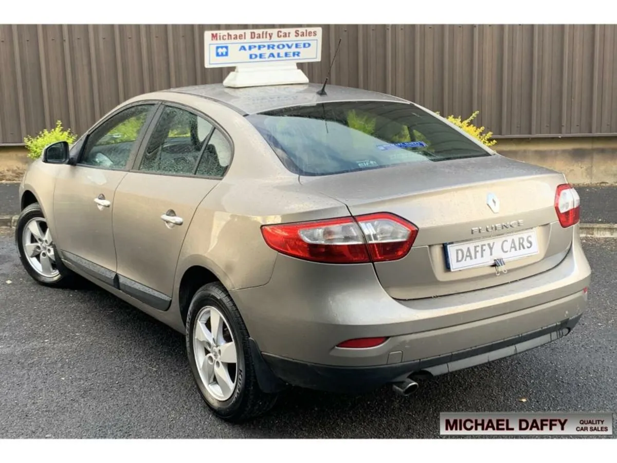 Renault Fluence 1.5 DCI 90 DYNAMIQUE 4 4DR - Image 4