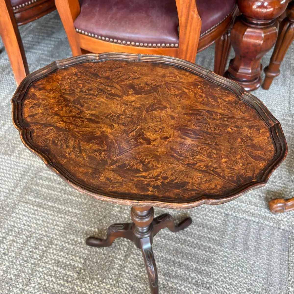 Beautiful walnut burr tripod wine side table - Image 4