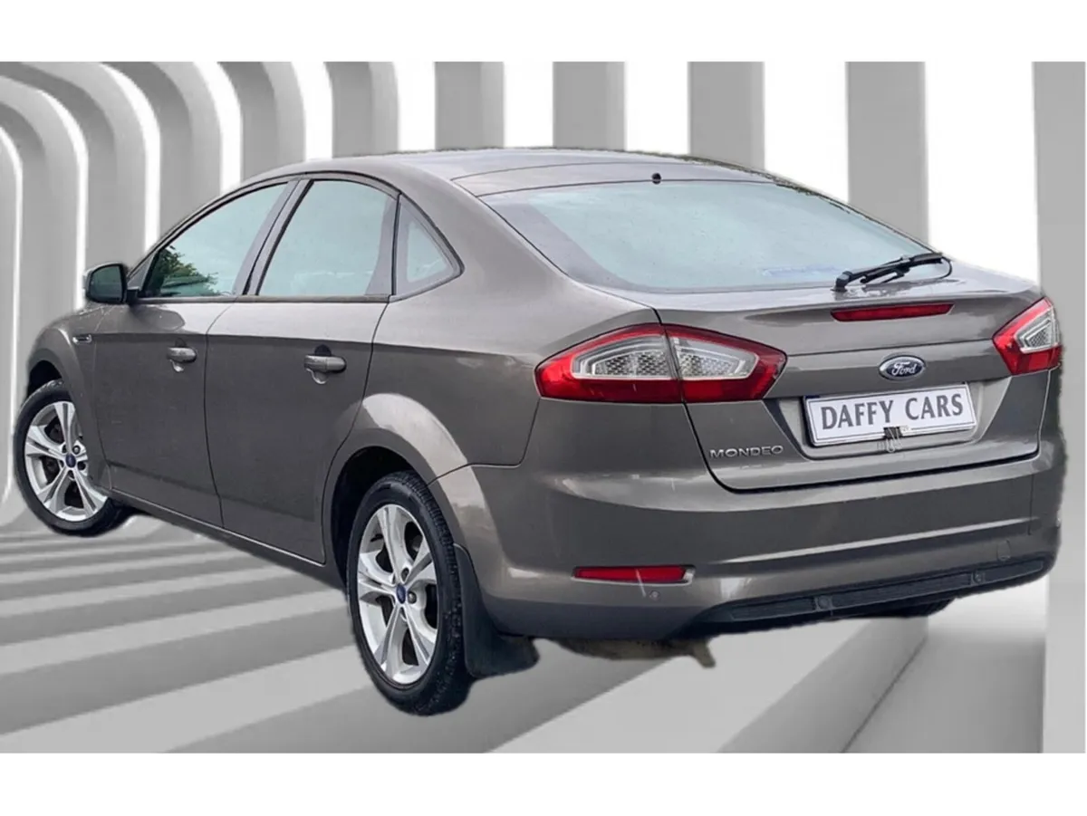 Ford Mondeo MCA ZETEC 2.0 TDCI 140PS 5DR - Image 3