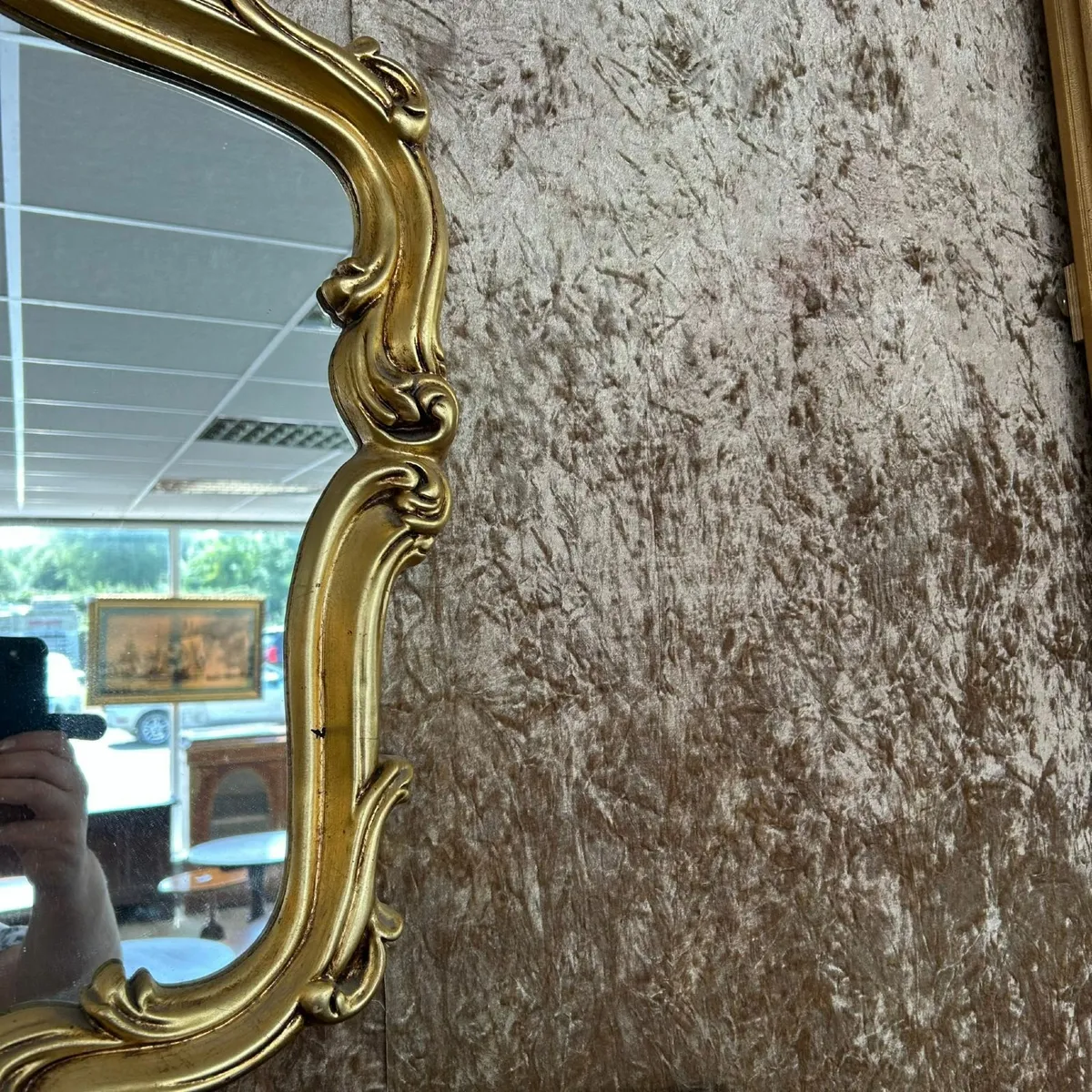 Beautiful gilt Rocco shaped wall mirror - Image 4