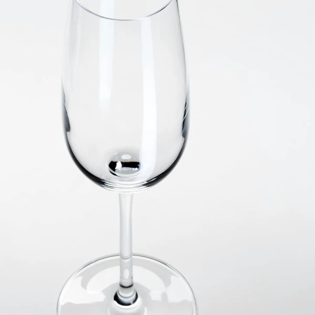 White Wine Glasses and Champagne Flutes ( New) - Image 2