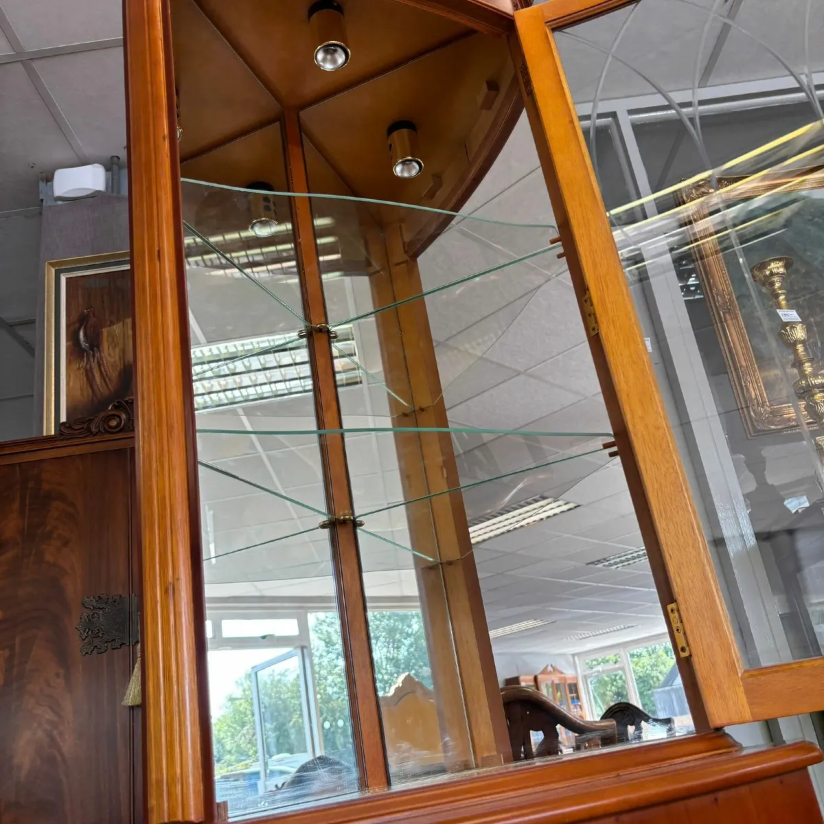 Beautiful yew bow front corner unit, with a light - Image 2