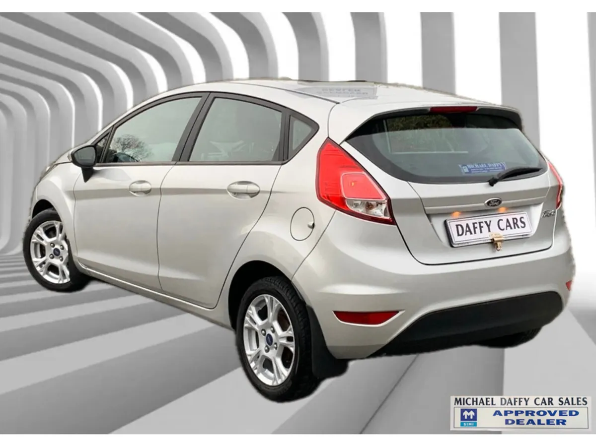 Ford Fiesta ZETEC 1.0 65PS M5 4DR MCA - Image 3