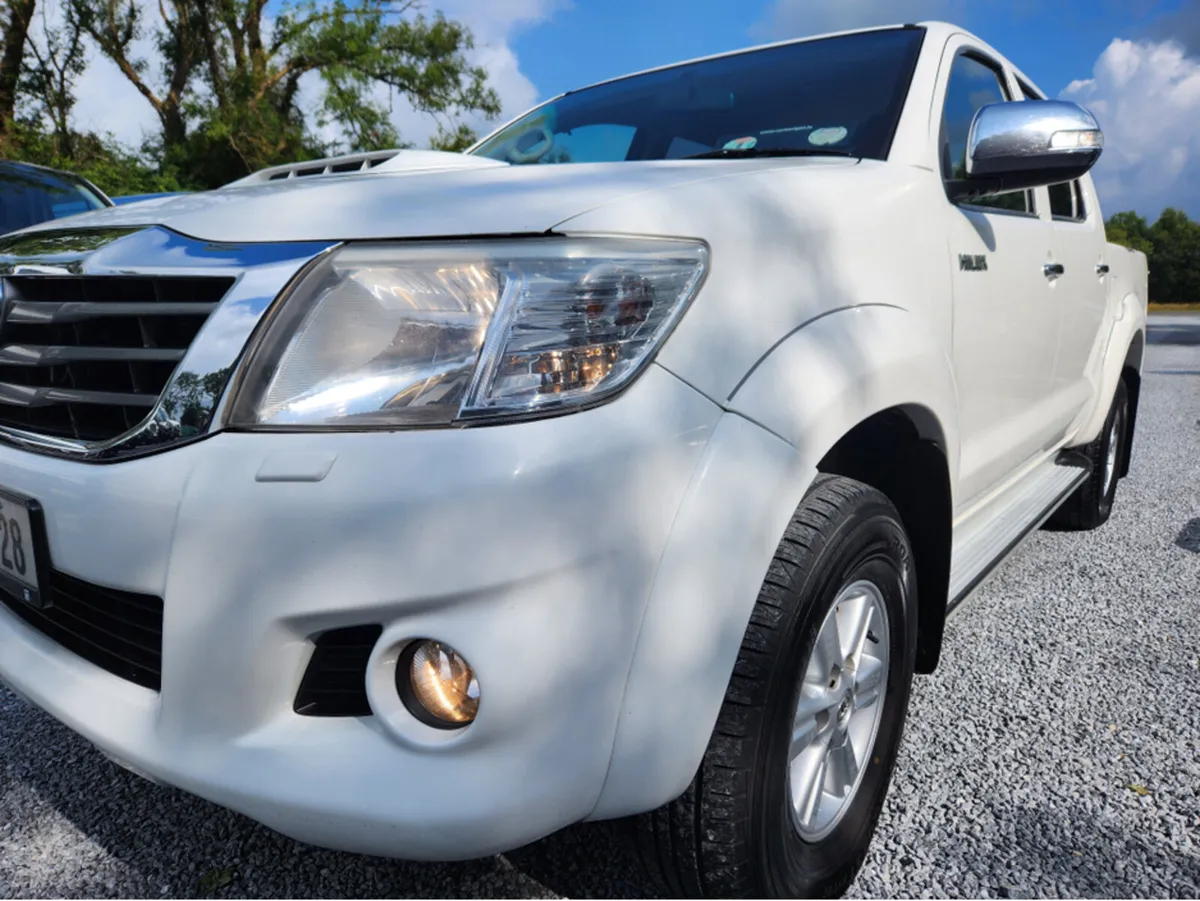 Toyota Hilux 2.5 D-4D ICON 4WD €19950 inc vat - Image 3