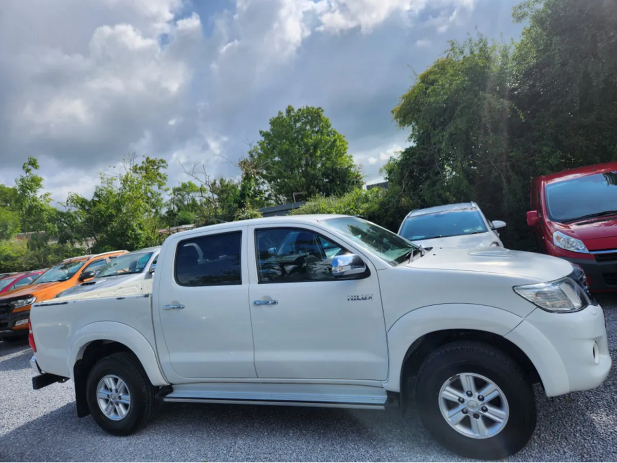Toyota Hilux 2.5 D-4D ICON 4WD €19950 inc vat - Image 4