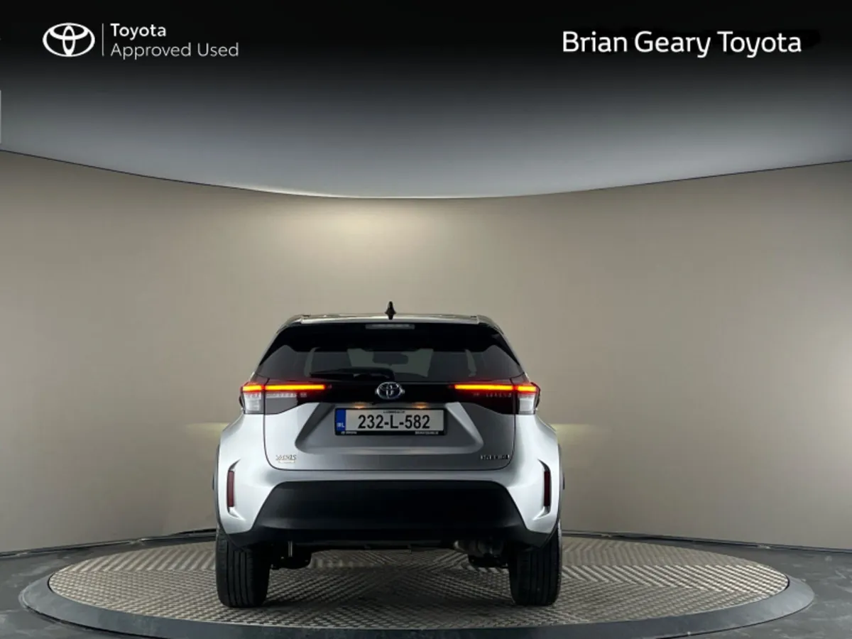 Toyota Yaris Cross HYBRID LUNA SPORT - Image 4
