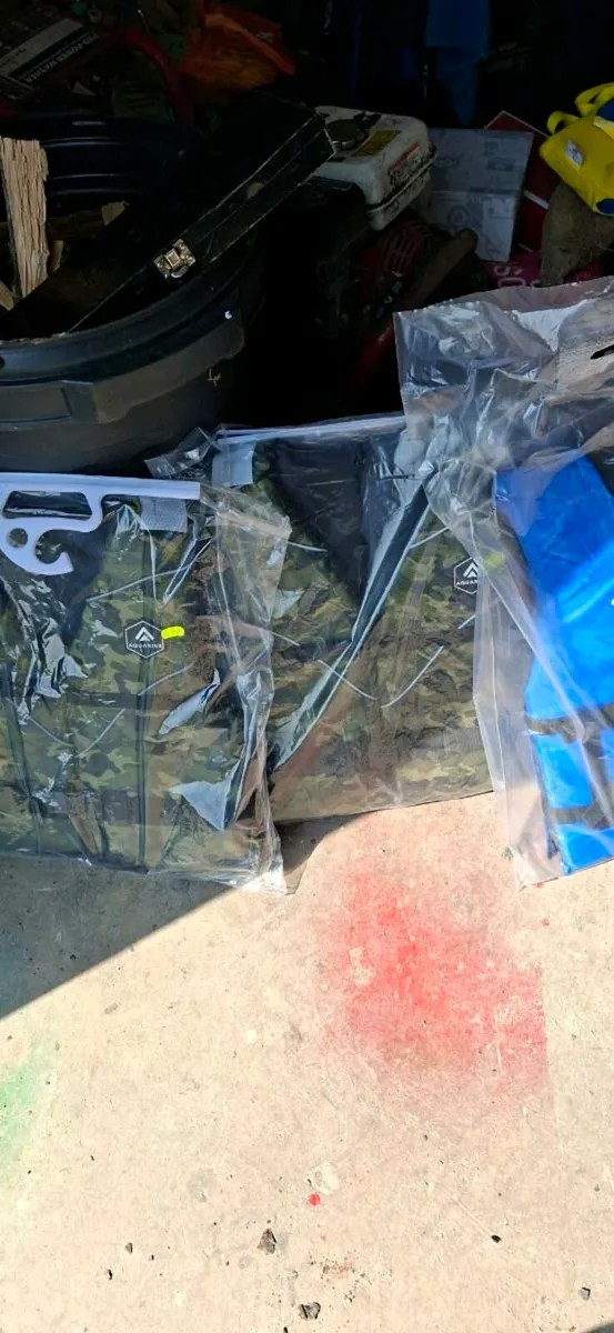 Life jackets - Image 1