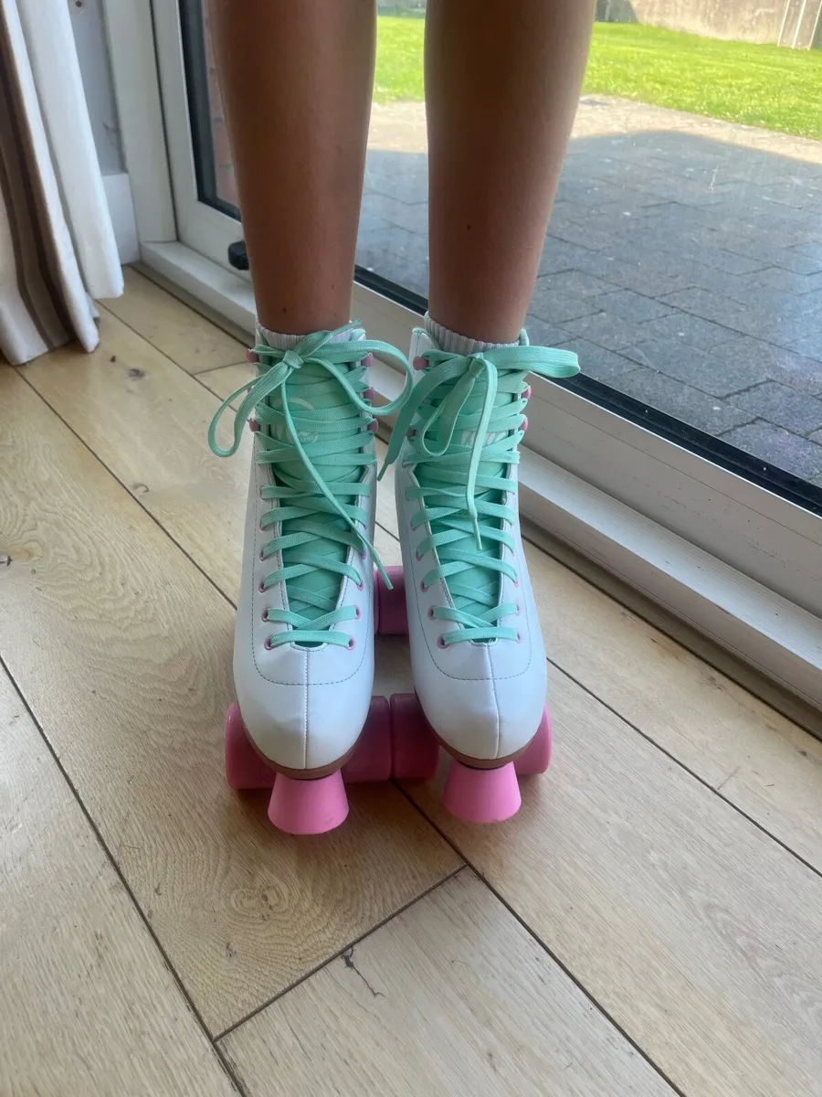 Roller skates - Image 1
