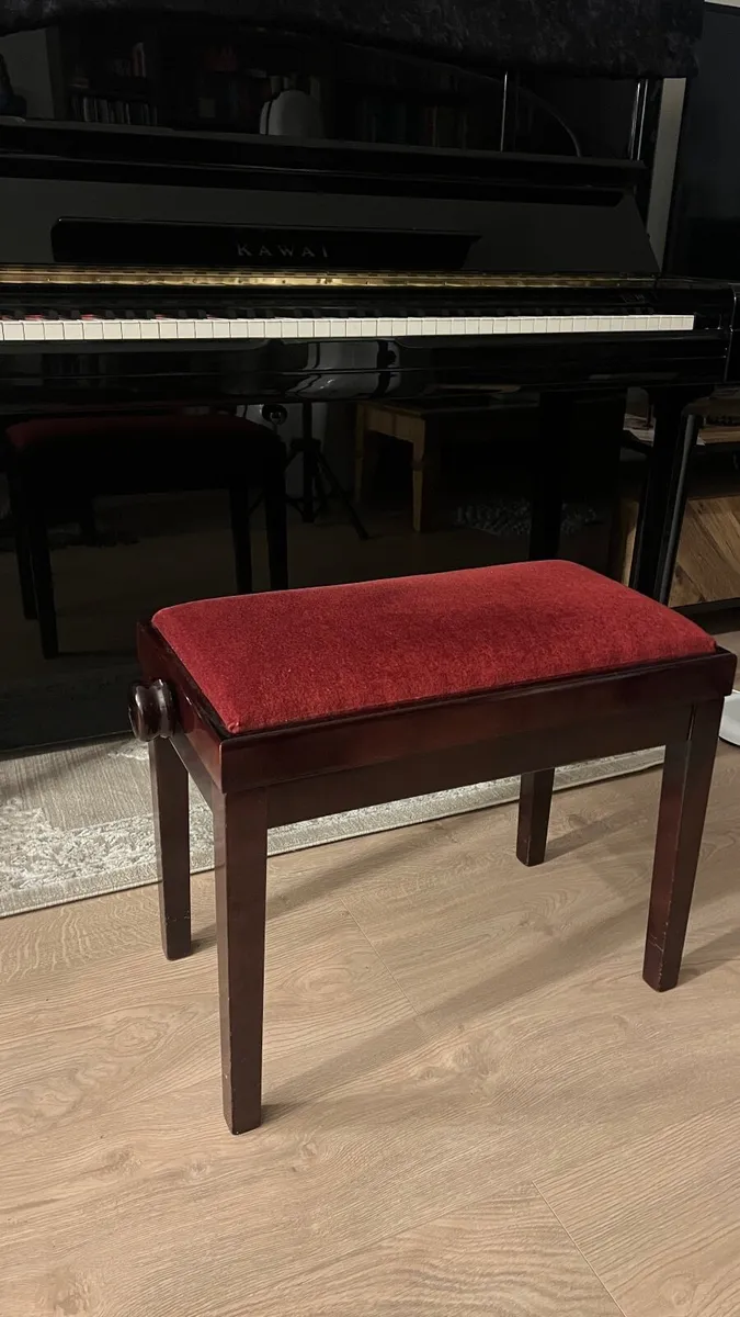 piano bench