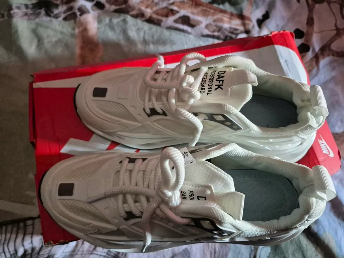TRAINERS - Image 4