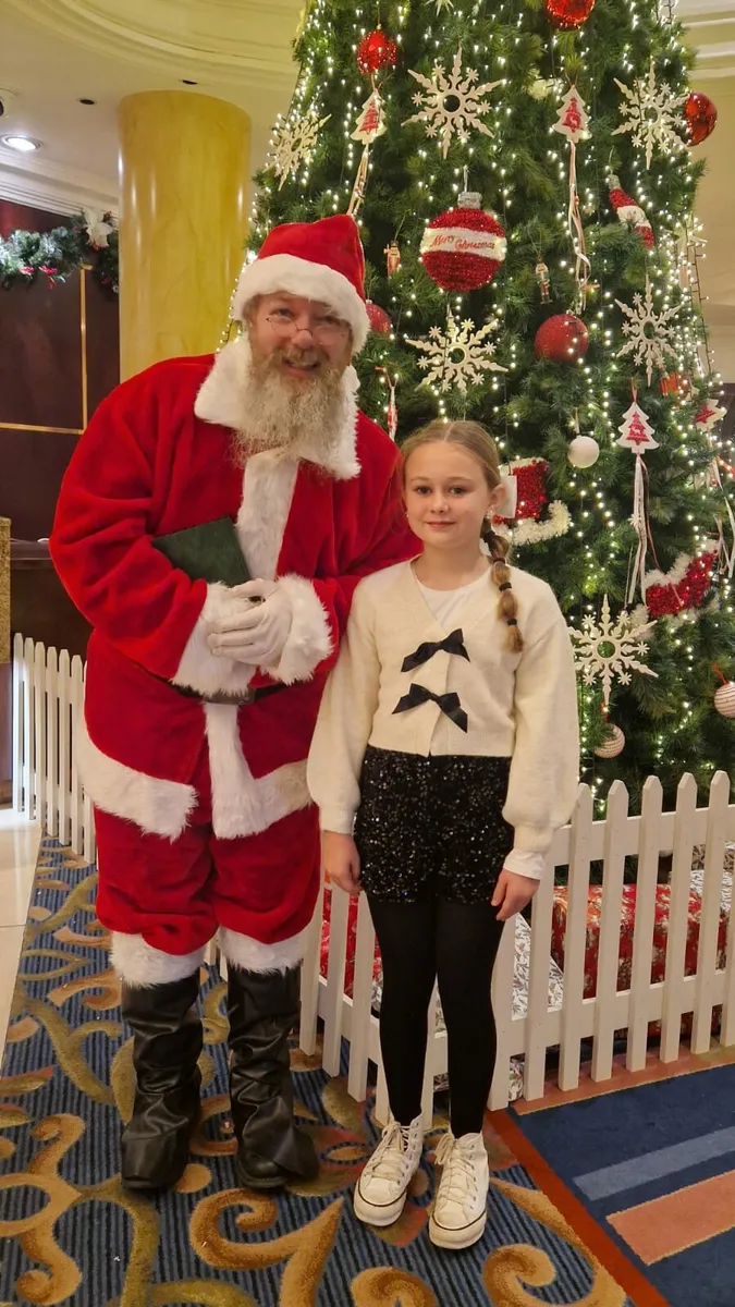 SANTA CLAUS SUIT NEEDED Volunteer santa claus - Image 3